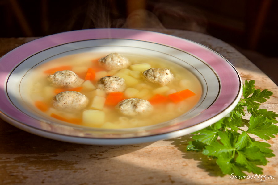 Вкусный суп с фрикадельками и вермишелью