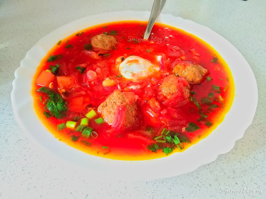 Борщ с фрикадельками