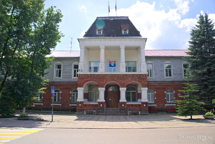 Богадельня в городе Гусь-Хрустальный Богадельня, построенная по проекту Бенуа Л. Н. | Гусь-Хрустальный