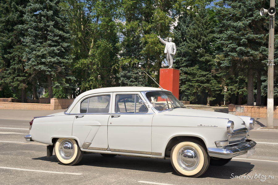 Волга ГАЗ-21 в Гусь-Хрустальном Волга ГАЗ-21 на фоне памятнику Ленина | Гусь-Хрустальный