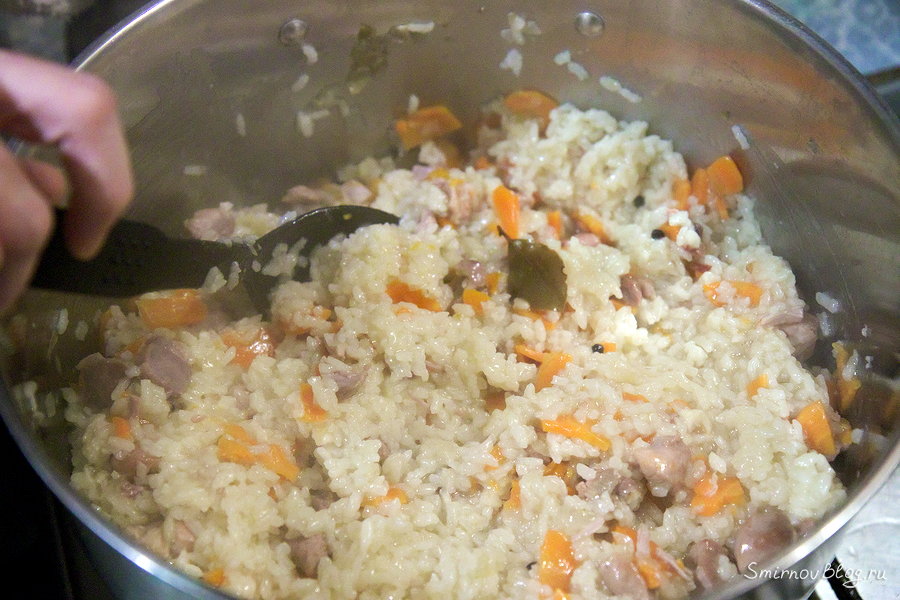 Плов из индейки Перемешиваем готовый рис с мясом индейки