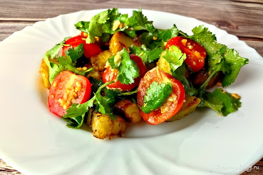 Салат с хрустящими баклажанами