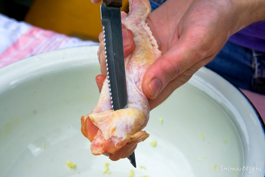 Готовим куриные крылья для маринования и обжарки на мангале