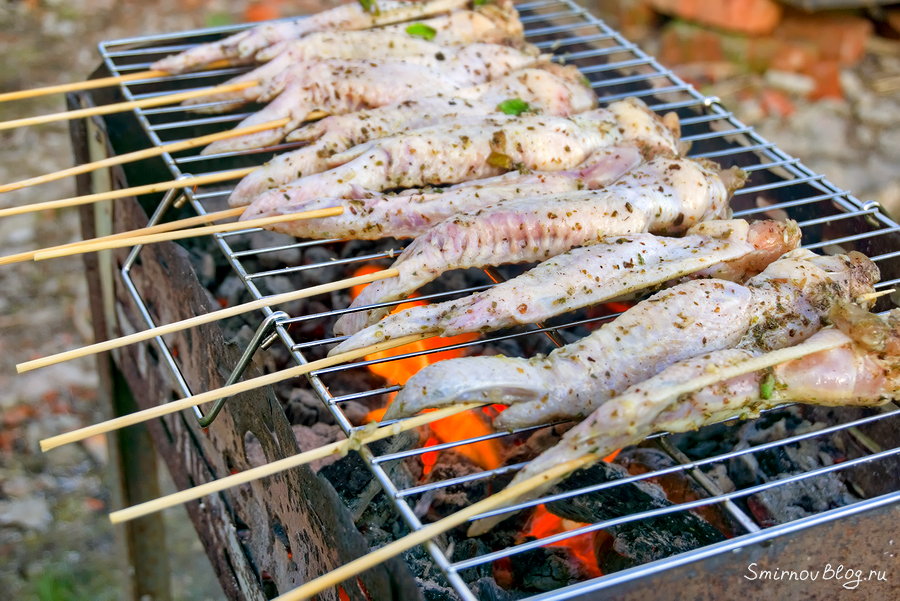 Куриные крылышки на мангале
