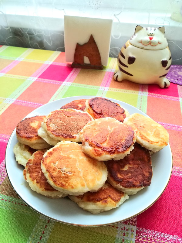 Сырники из творога с изюмом