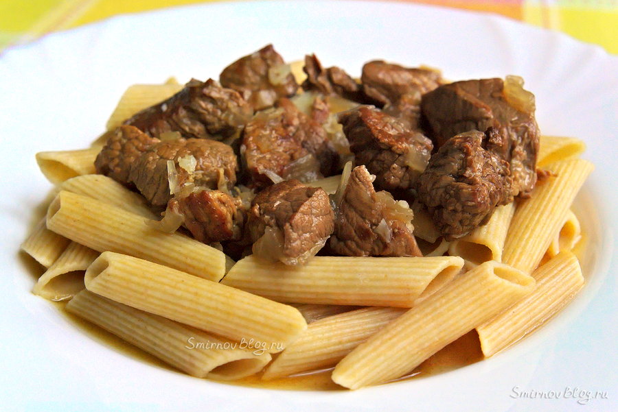 Очень вкусное тушёное мясо с подливкой