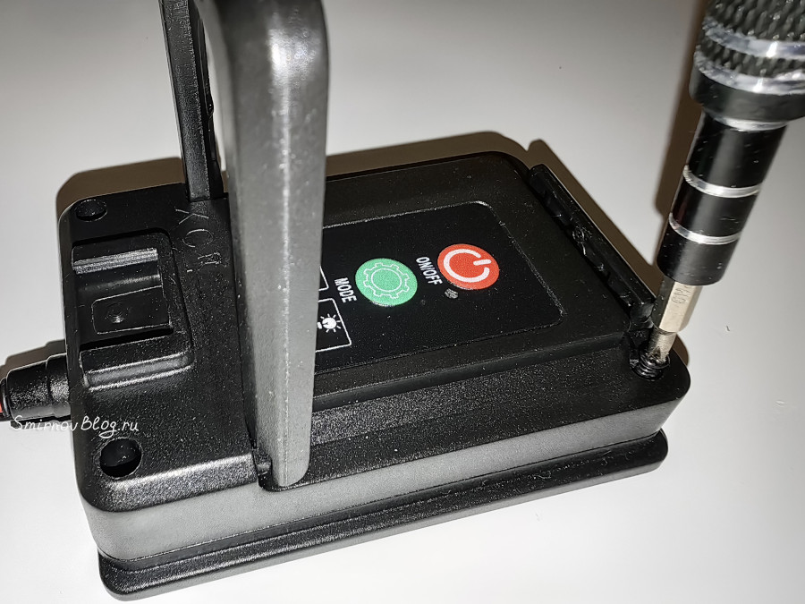 Разборка уличной гирлянды на солнечной батарее Раскручиваем уличную гирлянду на солнечной батарее