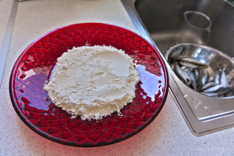 Жареная хамса или просто маленькие жареные рыбки Жареная хамса или просто маленькие жареные рыбки