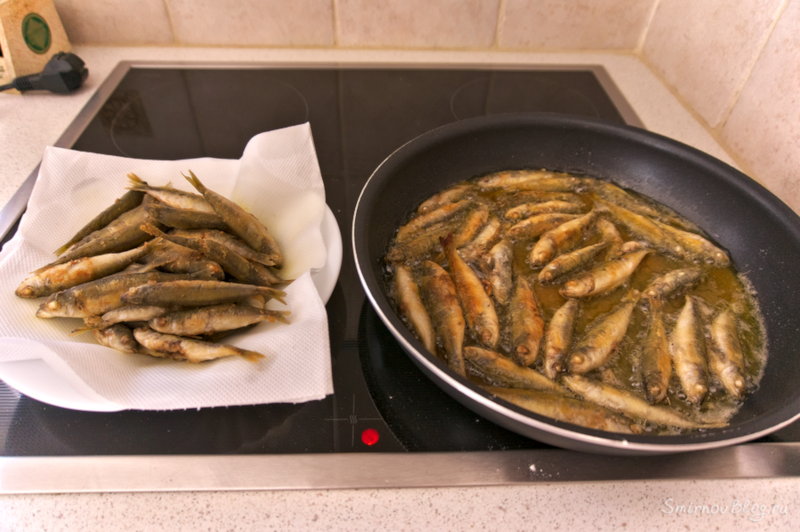 Жареная хамса или маленькие жареные рыбки. Рецепт Жареная хамса или маленькие жареные рыбки