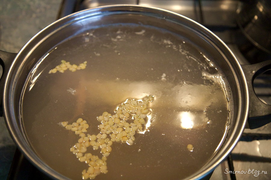 Варим гороховый суп с копчёной грудинкой