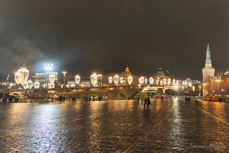 Васильевский спуск, вид на Большой Москворецкий мост