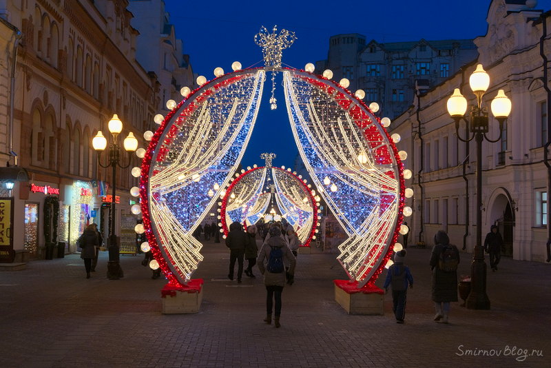 Старый Арбат в новогоднем оформлении