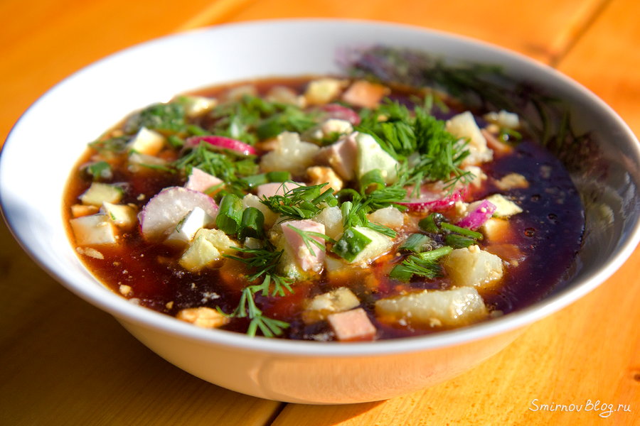 Окрошка на квасе с колбасой