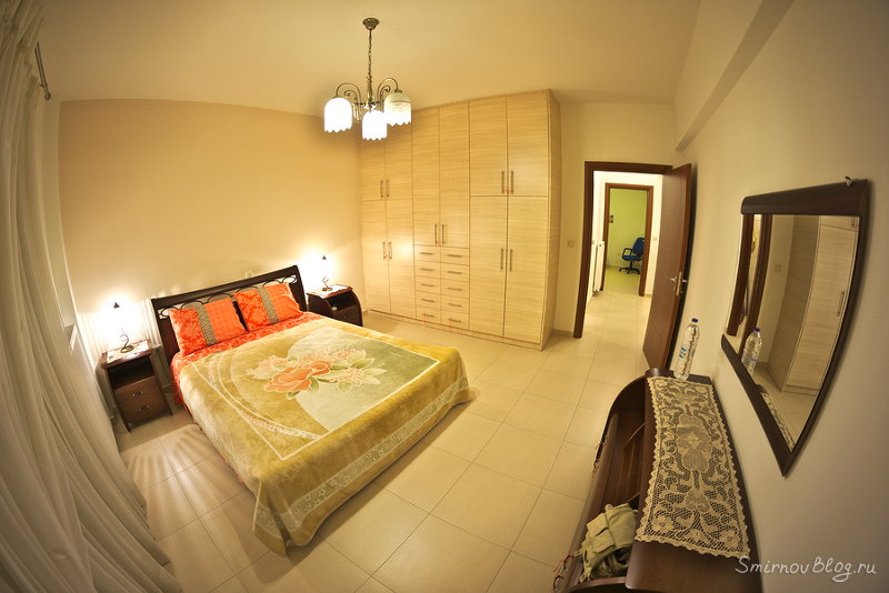 Главная спальня в апартаментах Rose's House (Near Airport) Главная спальня в апартаментах Rose's House рядом с аэропортом Афины