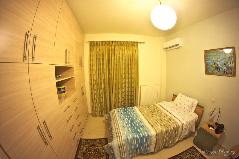 Отзыв об апартаментах Rose's House: описание второй спальни Вторая спальня в апартаментах Rose's House недалек от Афинского аэропорта