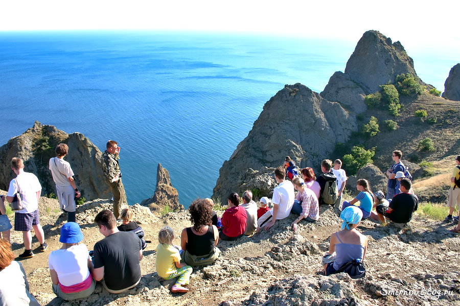 Экскурсия на потухший вулкан Карадаг в Коктебеле